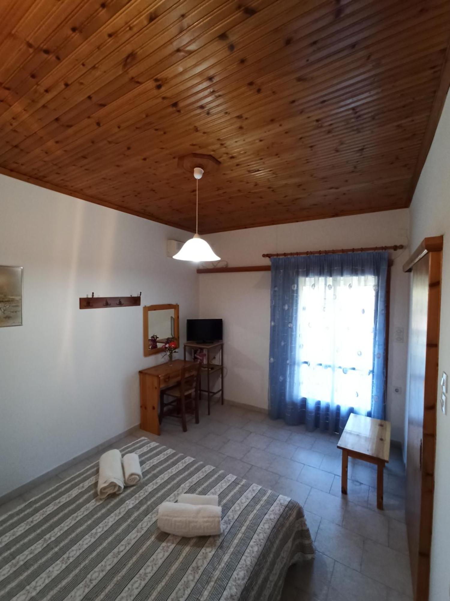 Theodore Apartments Захаро Екстер'єр фото